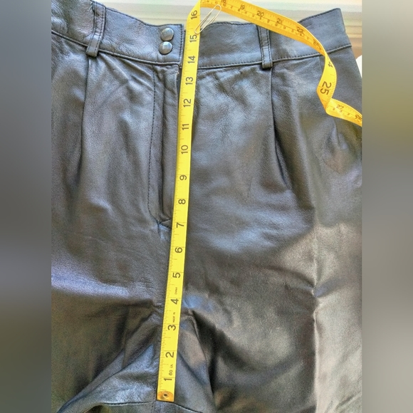 Bagatelle Black Genuine Leather high waisted Shorts - Picture 14 of 16